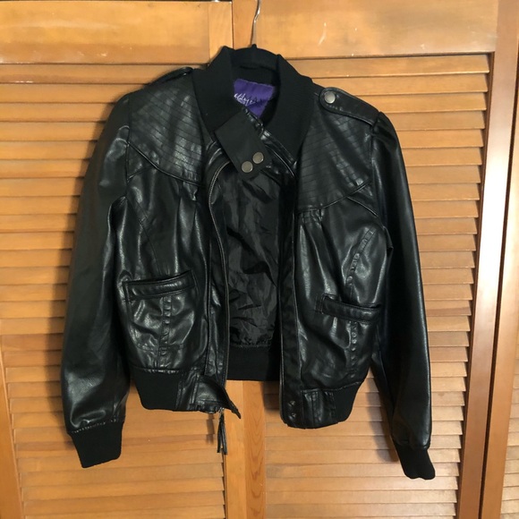Miley Cyrus Short Leather Jacket - Picture 1 of 7